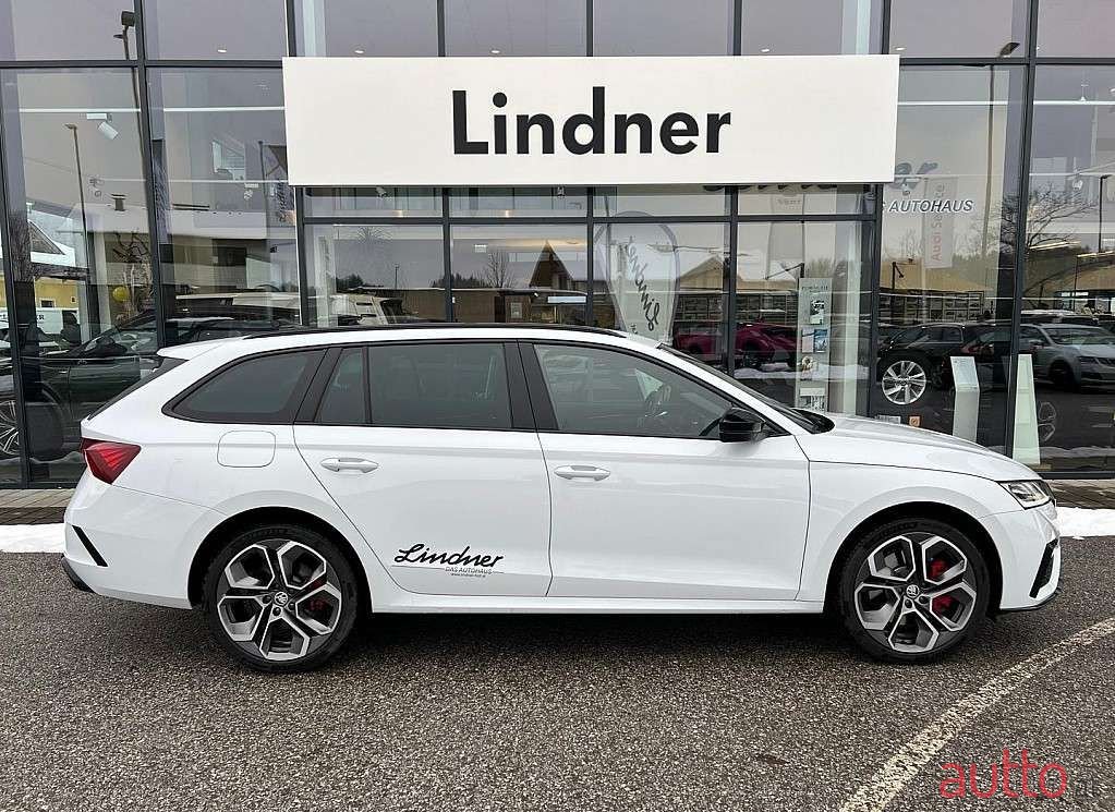 2022' Skoda Octavia photo #3