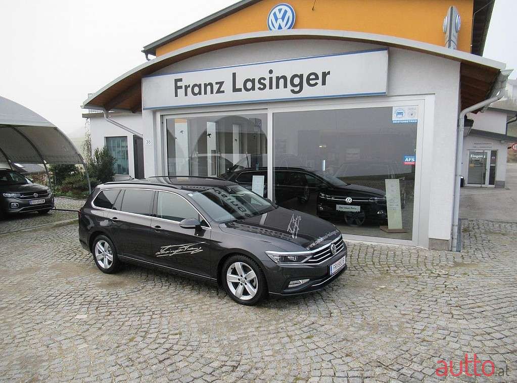 2019' Volkswagen Passat photo #1