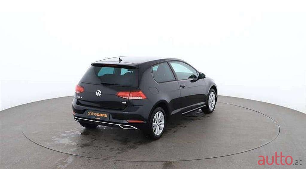 2017' Volkswagen Golf photo #3