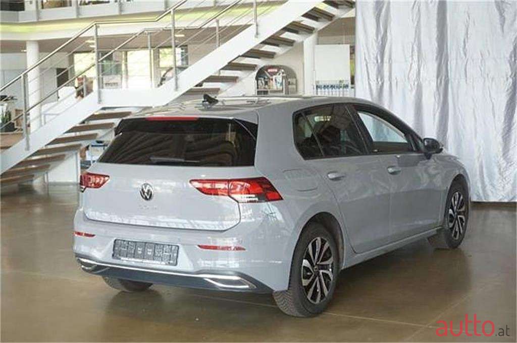 2021' Volkswagen Golf photo #3