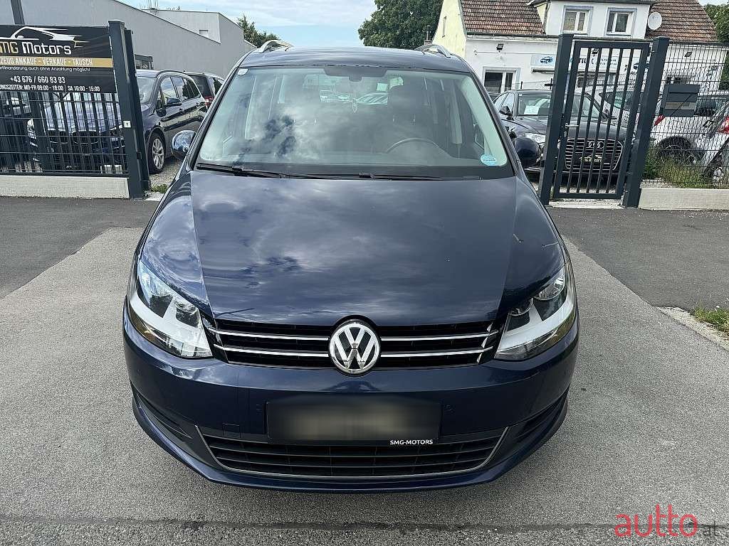 2016' Volkswagen Sharan photo #3