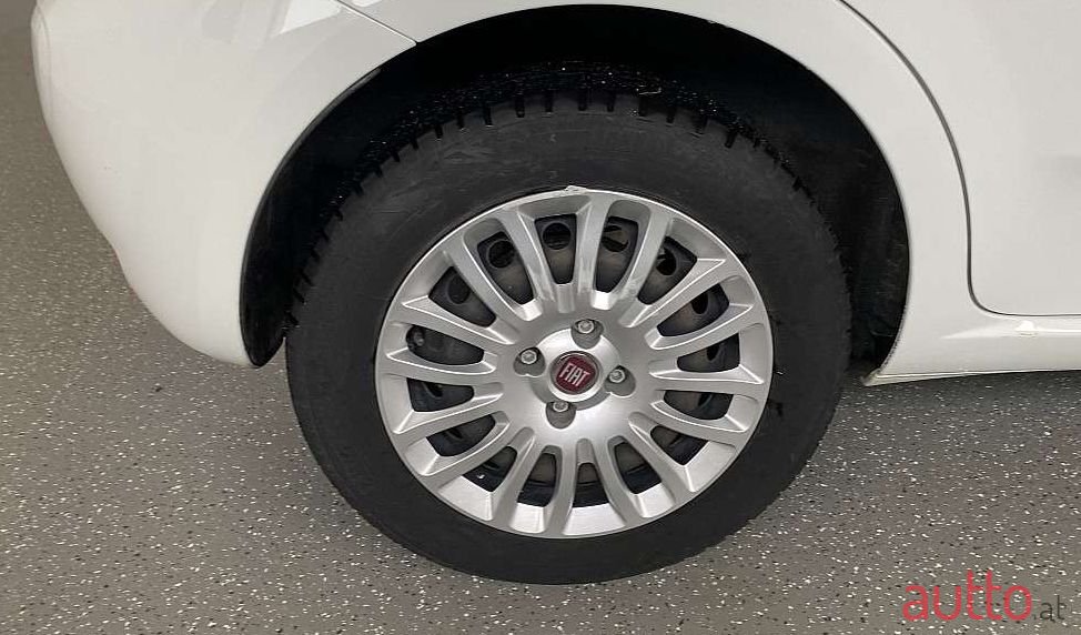 2017' Fiat Punto photo #5