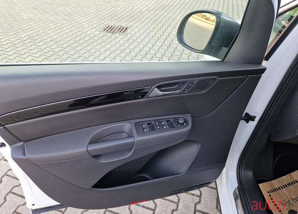 2020' SEAT Alhambra photo #5