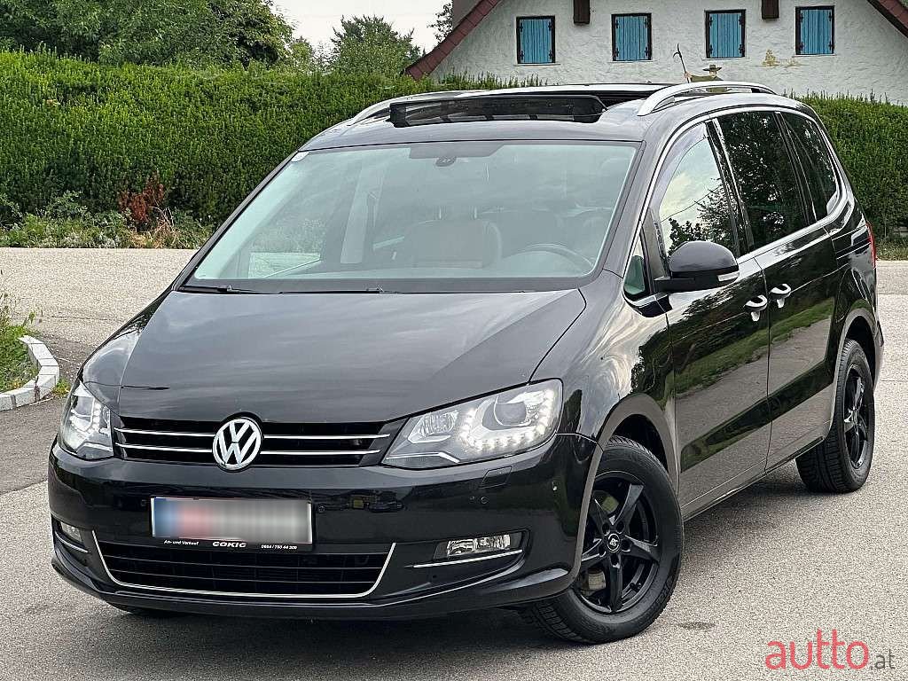 2011' Volkswagen Sharan photo #1