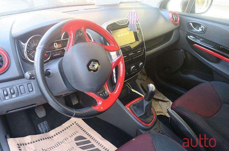 2013' Renault Clio photo #1