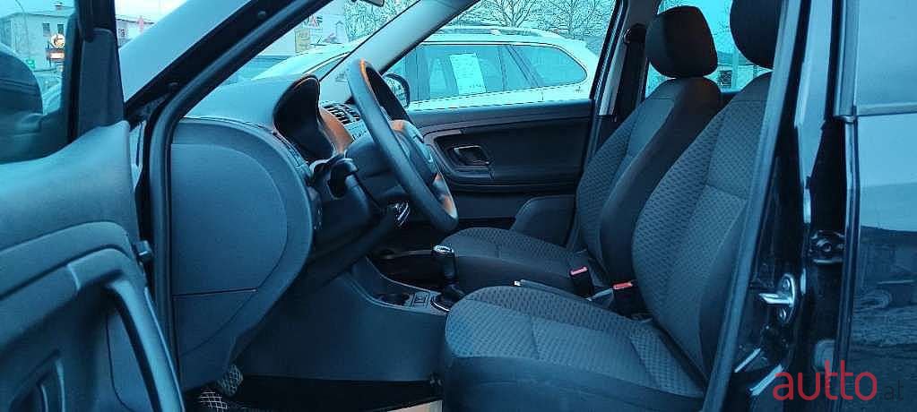 2013' Skoda Fabia photo #4