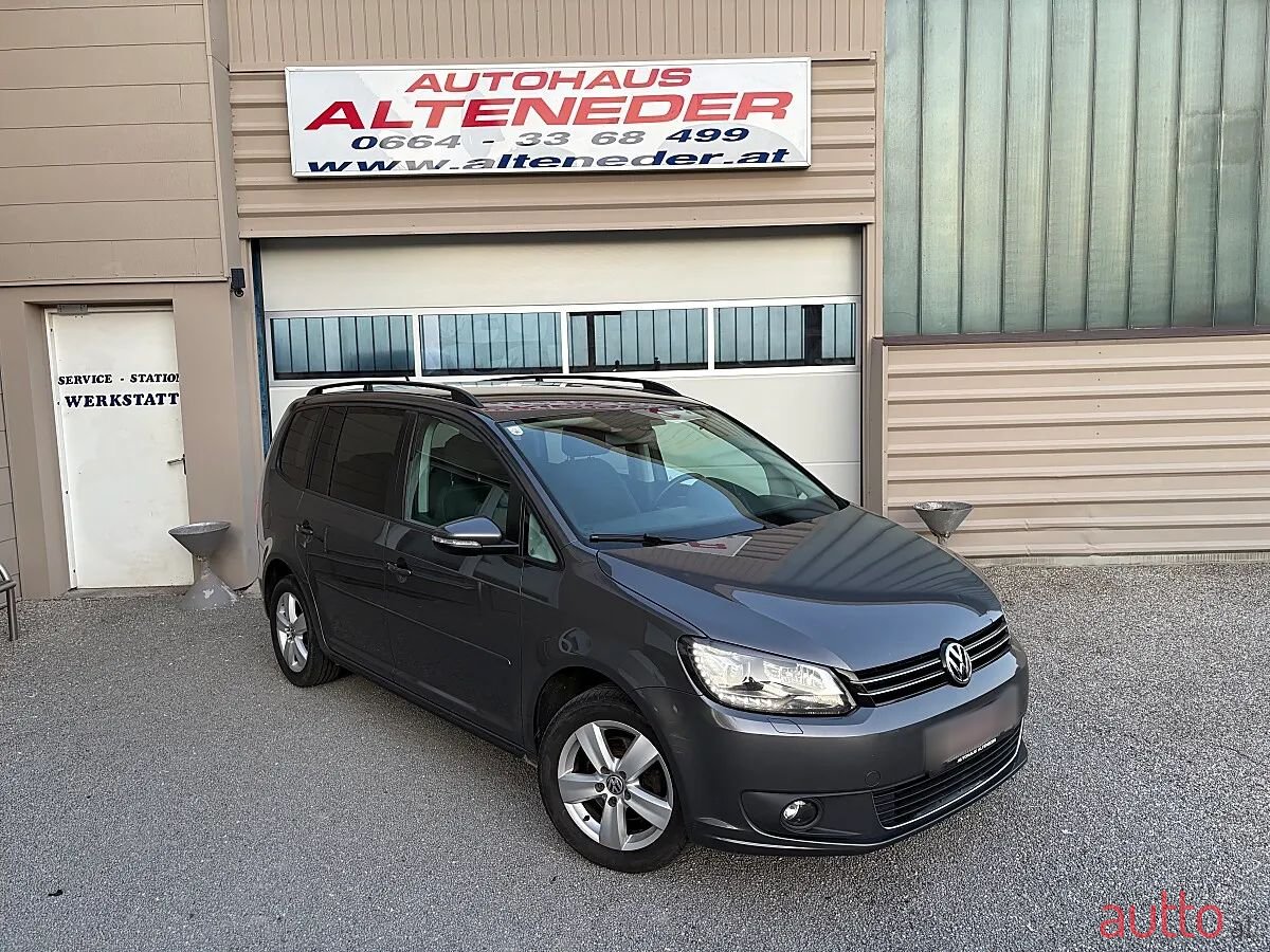 2012' Volkswagen Touran photo #1