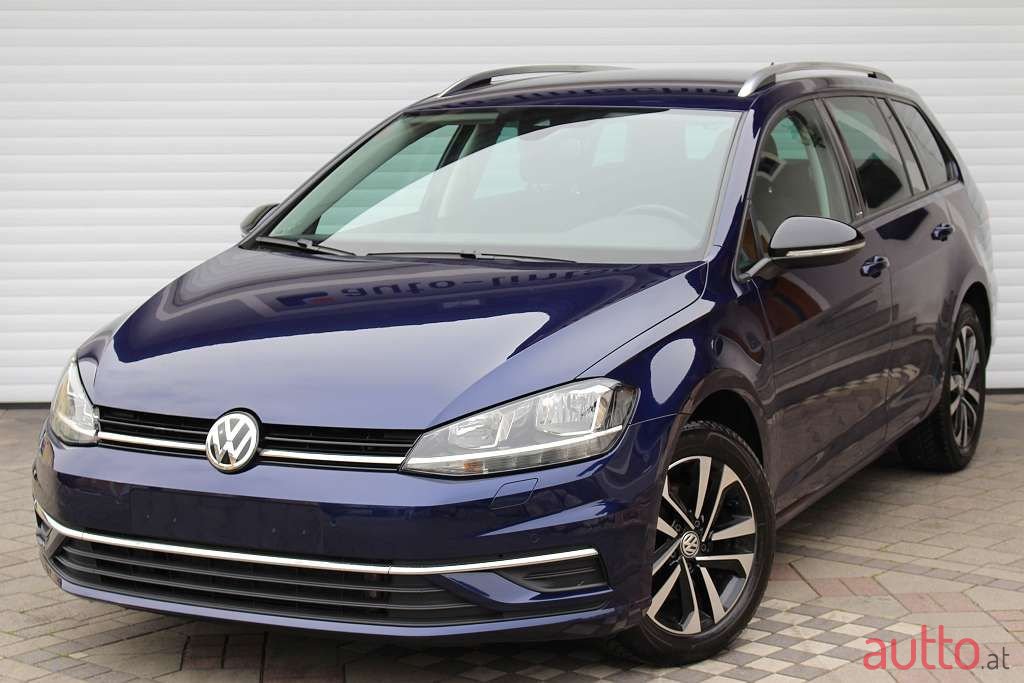 2020' Volkswagen Golf photo #1