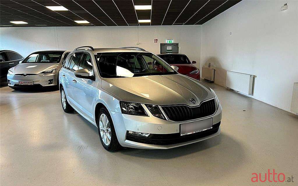 2019' Skoda Octavia photo #2