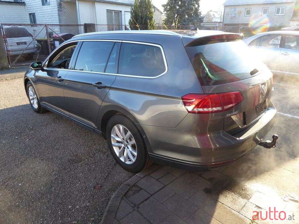 2017' Volkswagen Passat photo #6