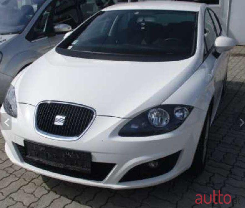 2011' SEAT Leon photo #1