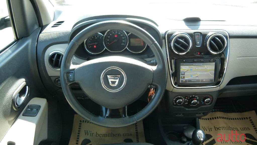 2012' Dacia Lodgy photo #3