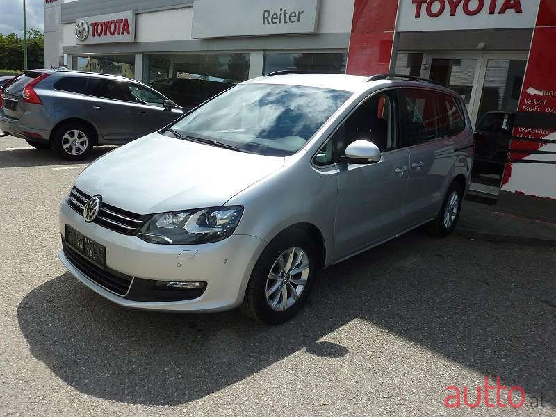 2016' Volkswagen Sharan photo #1