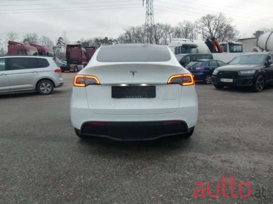 2022' Tesla Model Y photo #5