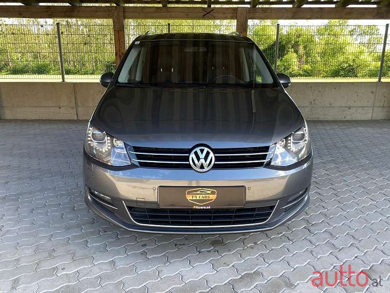 2011' Volkswagen Sharan photo #2