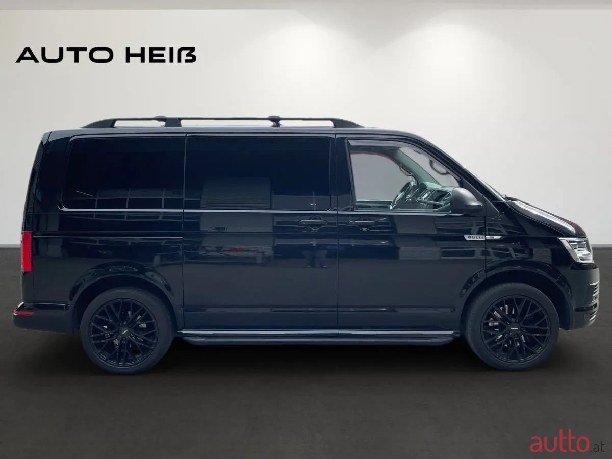 2018' Volkswagen Multivan photo #4