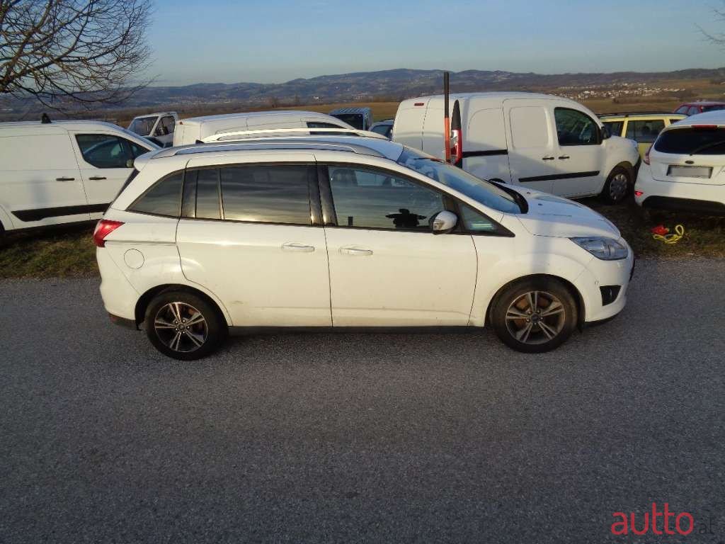 2015' Ford C-MAX photo #2