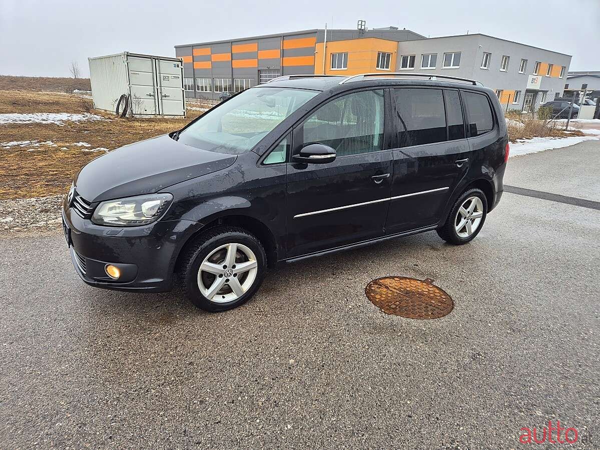 2013' Volkswagen Touran photo #1
