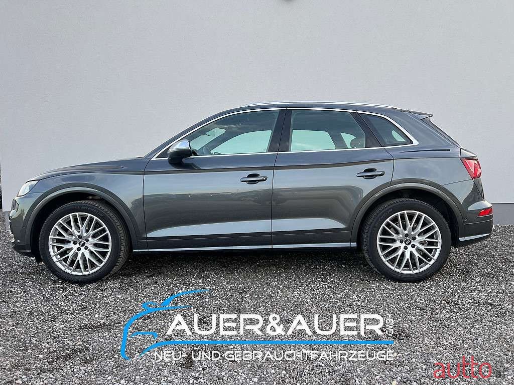 2019' Audi Q5 photo #2