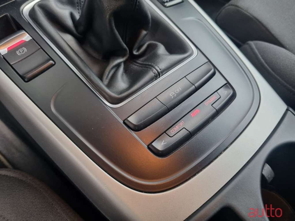 2011' Audi A4 photo #5