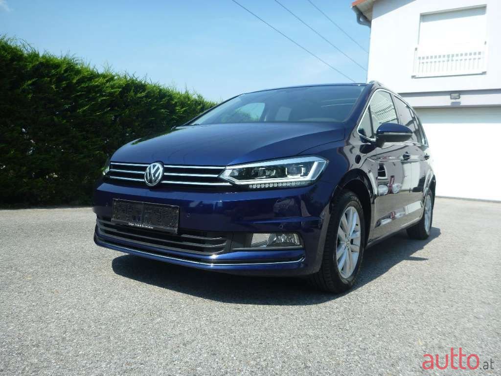 2017' Volkswagen Touran photo #1
