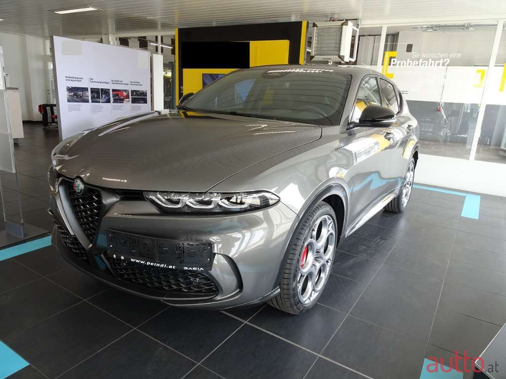 2022' Alfa Romeo Tonale photo #2