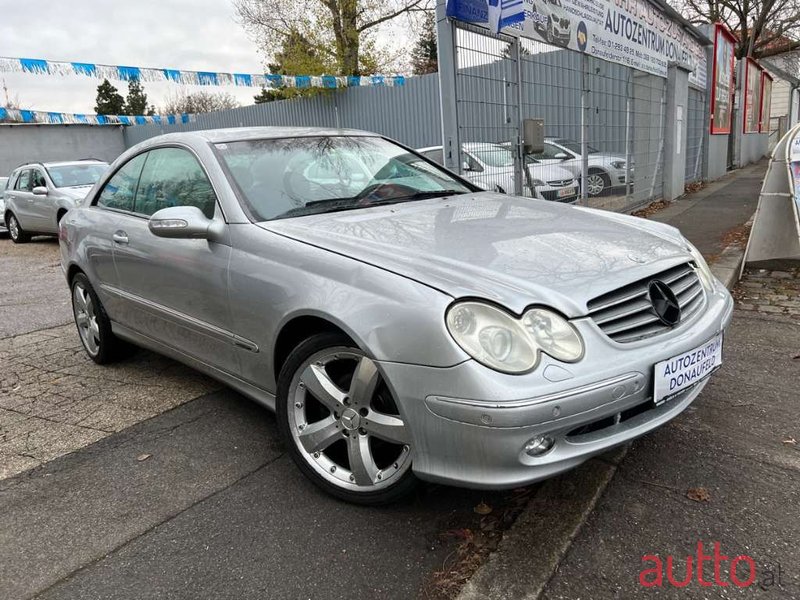 2004' Mercedes-Benz Clk-Klasse photo #3