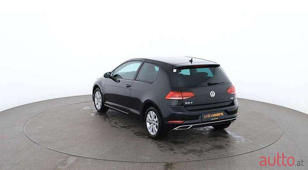 2017' Volkswagen Golf photo #4