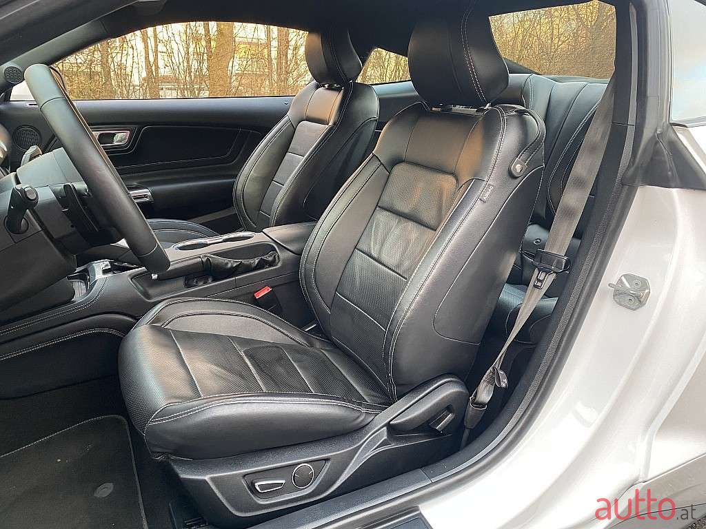 2019' Ford Mustang photo #6