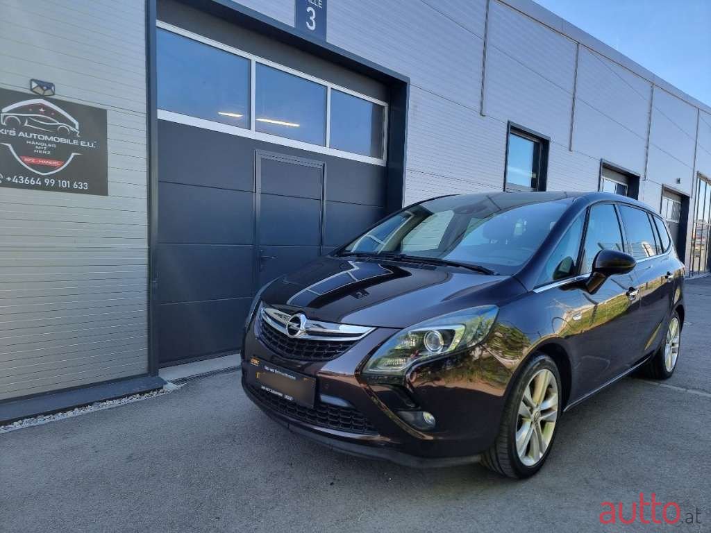2013' Opel Zafira photo #1