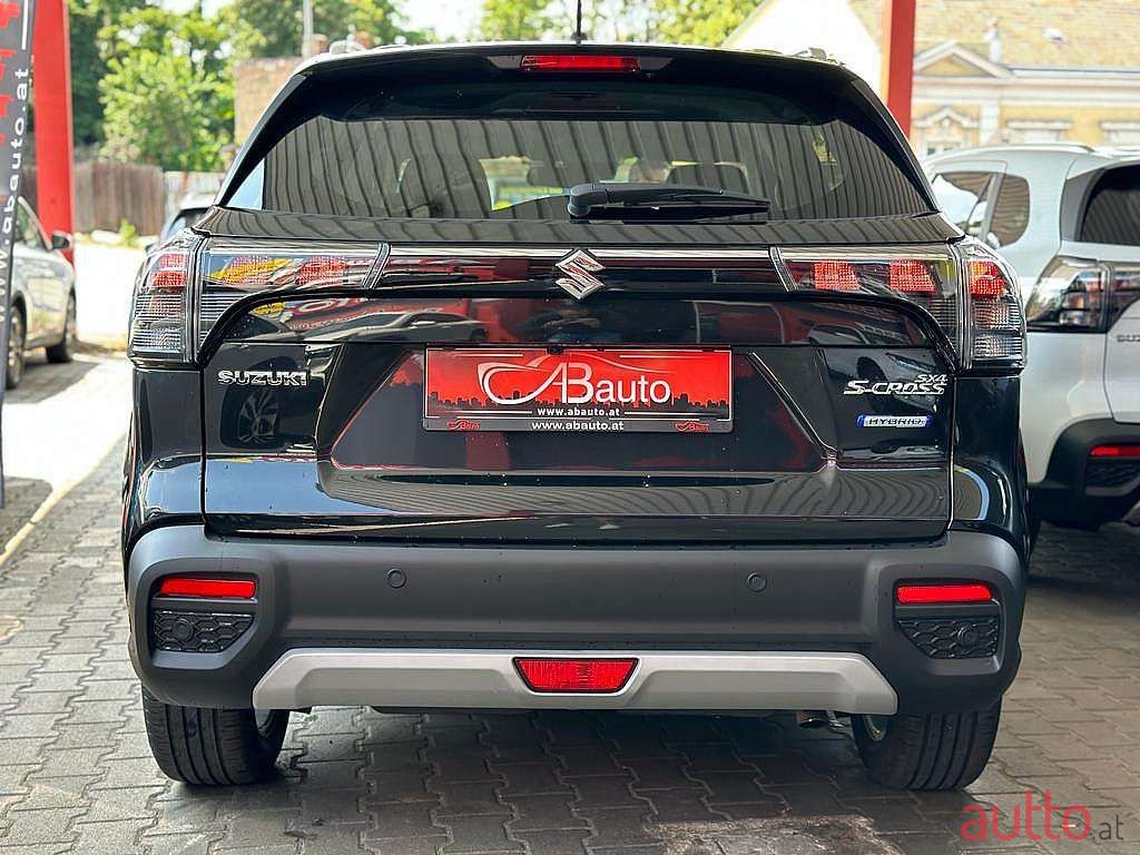 2023' Suzuki S-Cross photo #2