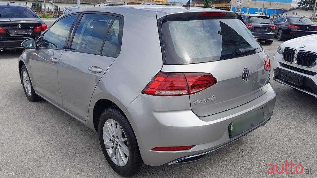 2017' Volkswagen Golf photo #3