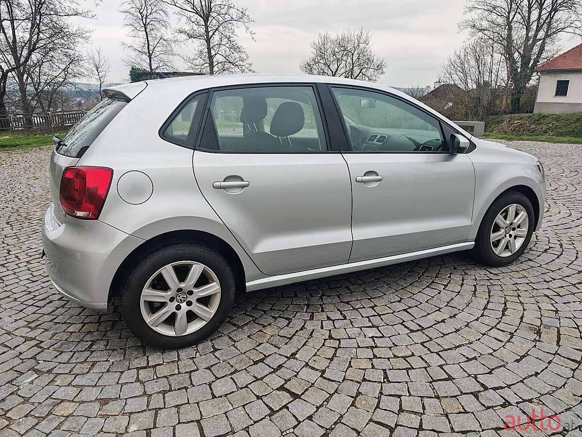 2009' Volkswagen Polo photo #6