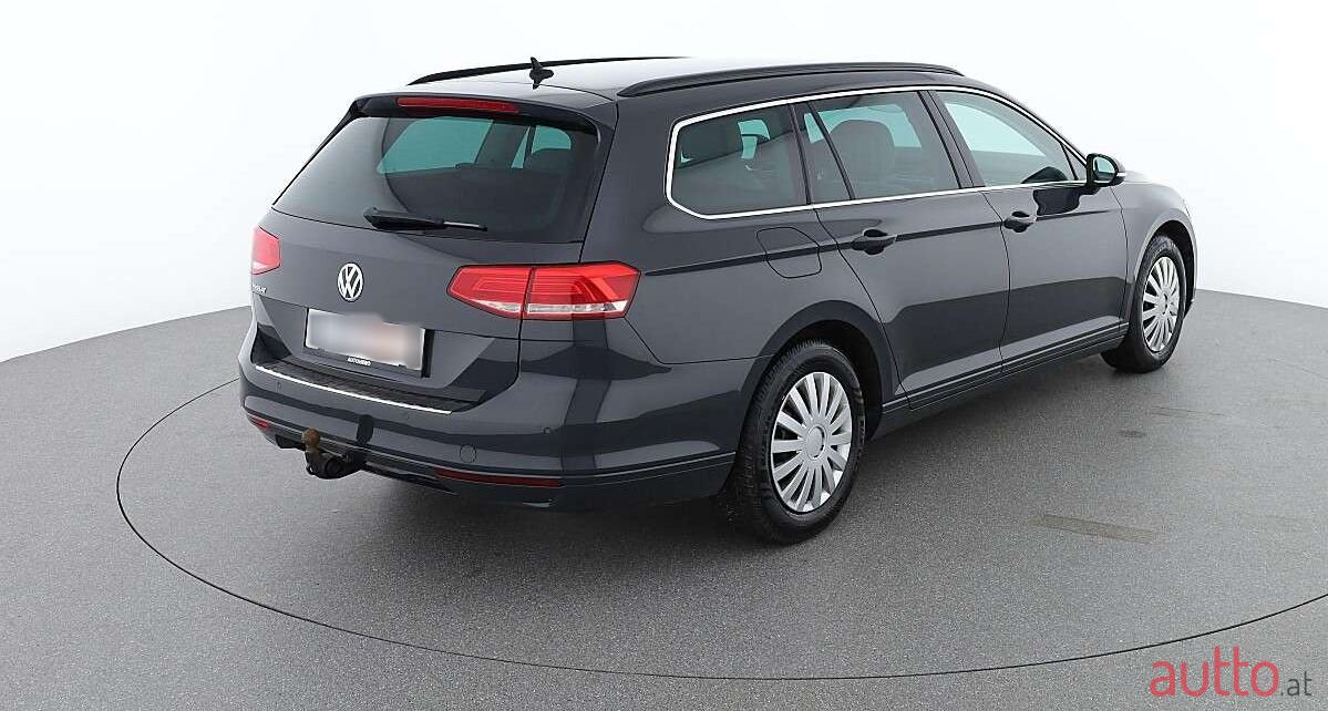 2019' Volkswagen Passat photo #5