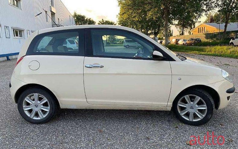 2004' Lancia Ypsilon photo #2