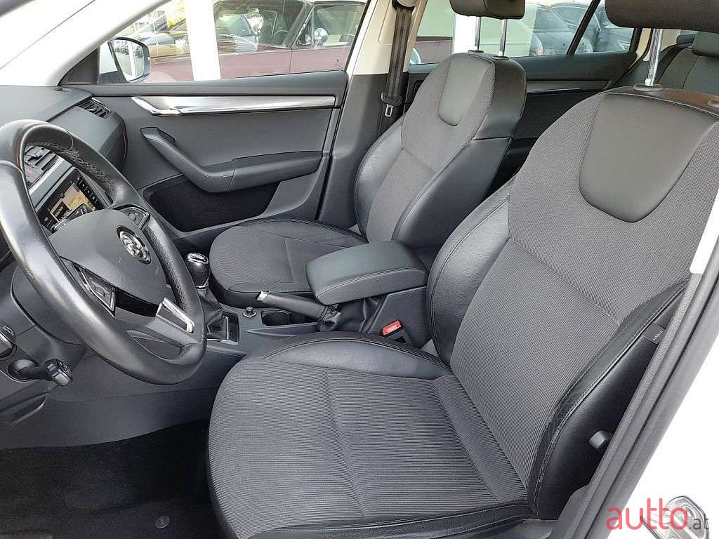 2019' Skoda Octavia photo #4