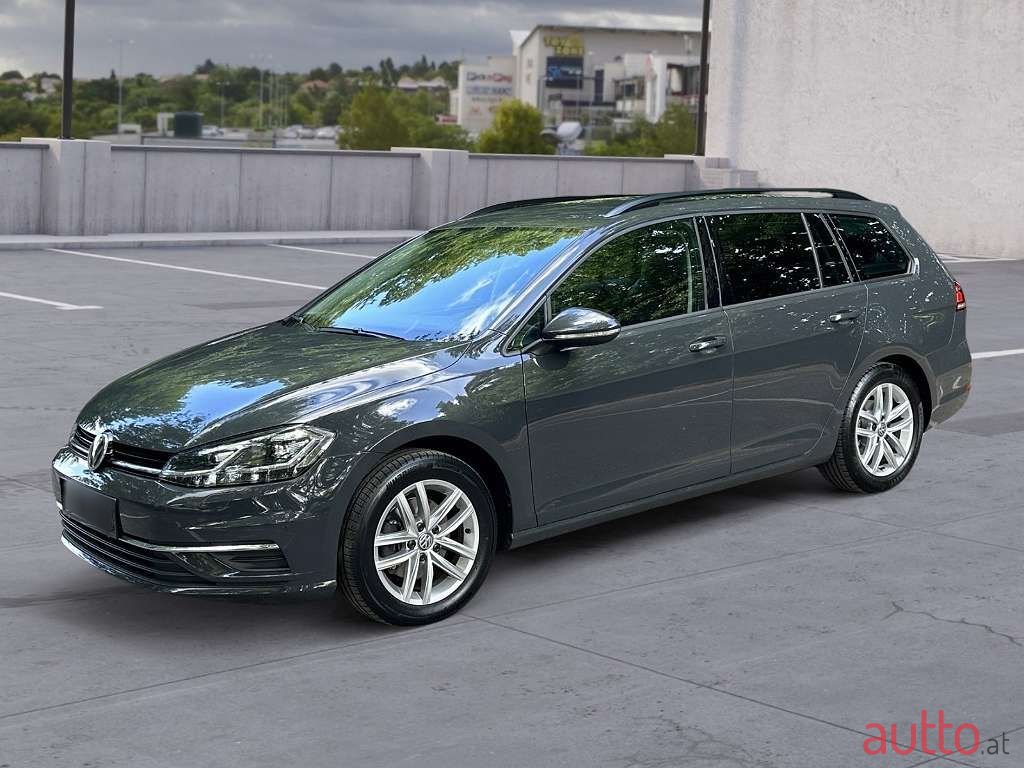 2019' Volkswagen Golf photo #1