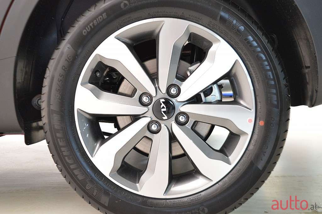 2022' Kia Stonic photo #3