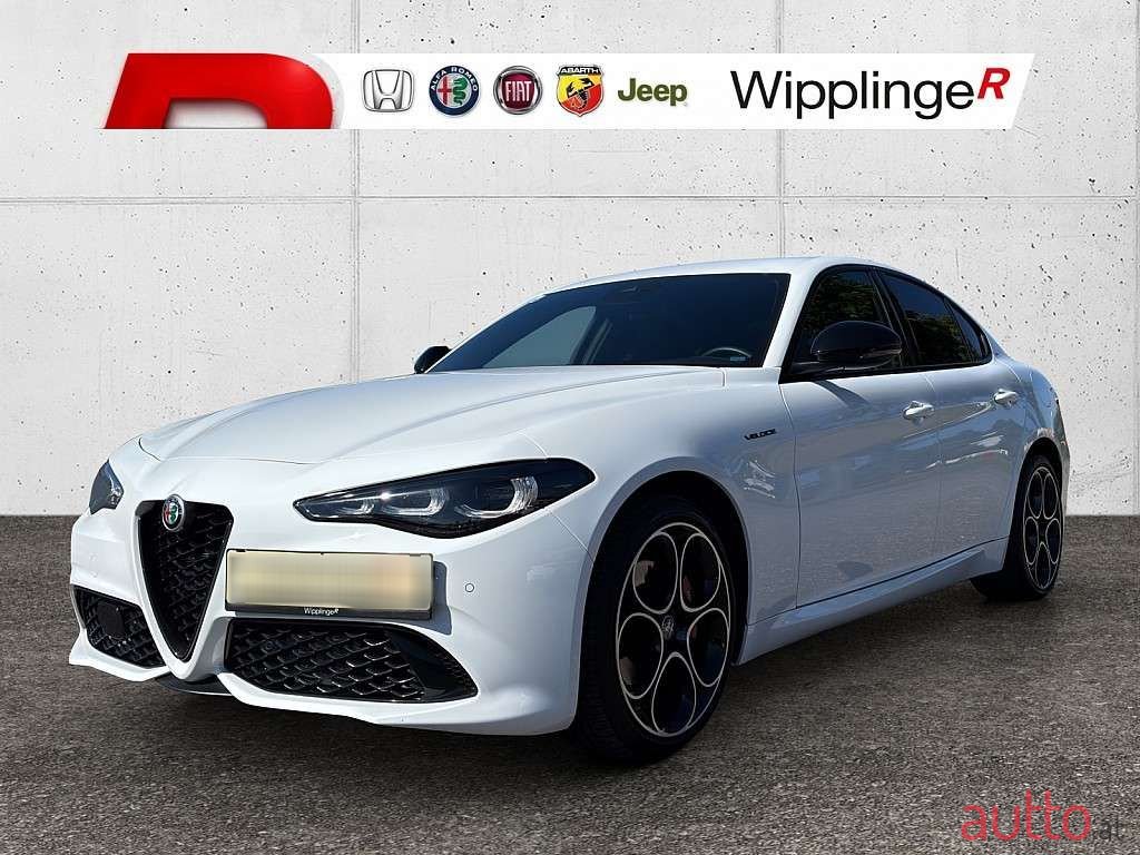 2023' Alfa Romeo Giulia photo #1