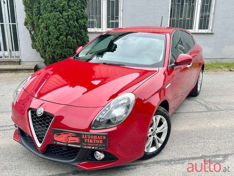 2016' Alfa Romeo Giulietta photo #2