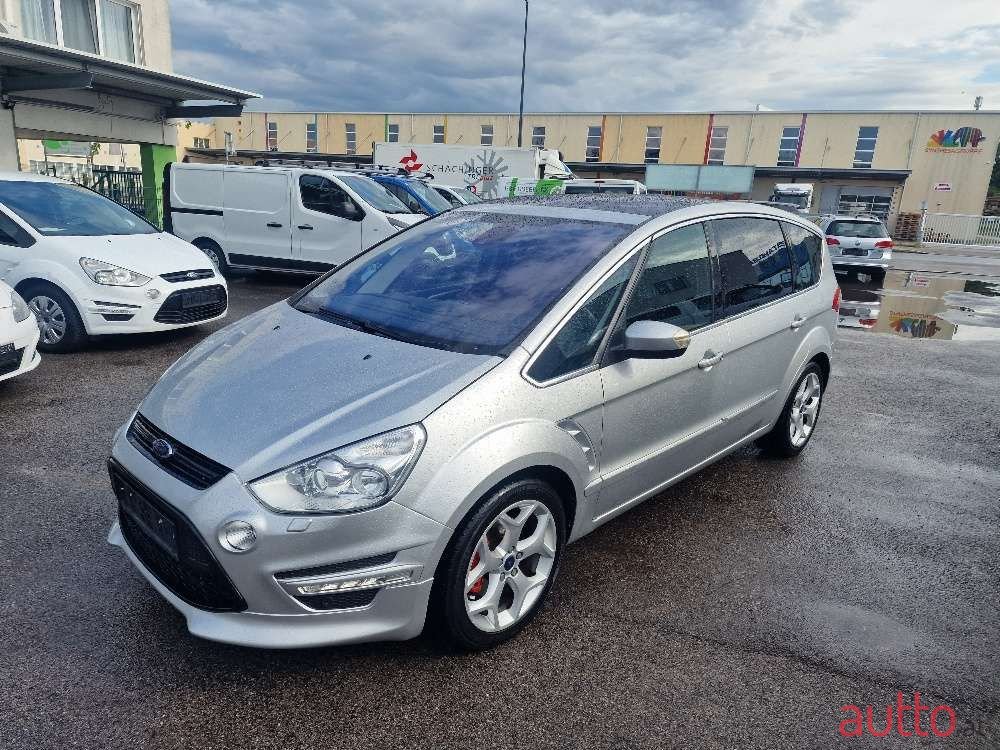 2013' Ford S-Max photo #1