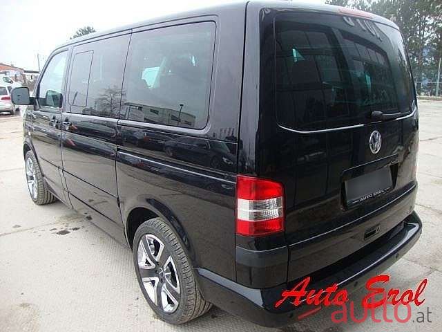 2008' Volkswagen Multivan photo #5