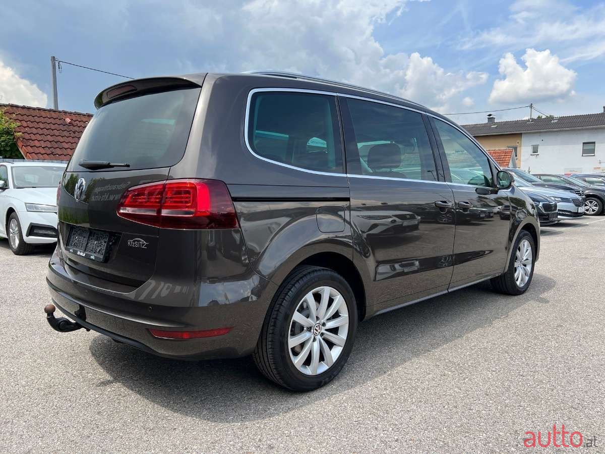 2019' Volkswagen Sharan photo #3
