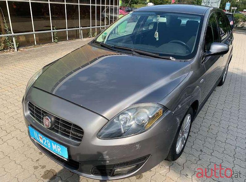 2009' Fiat Croma photo #4