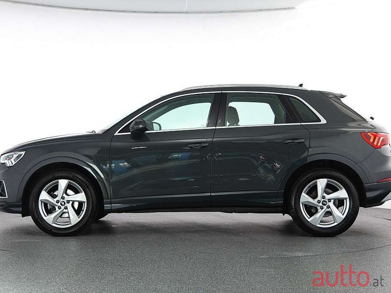 2022' Audi Q3 photo #2