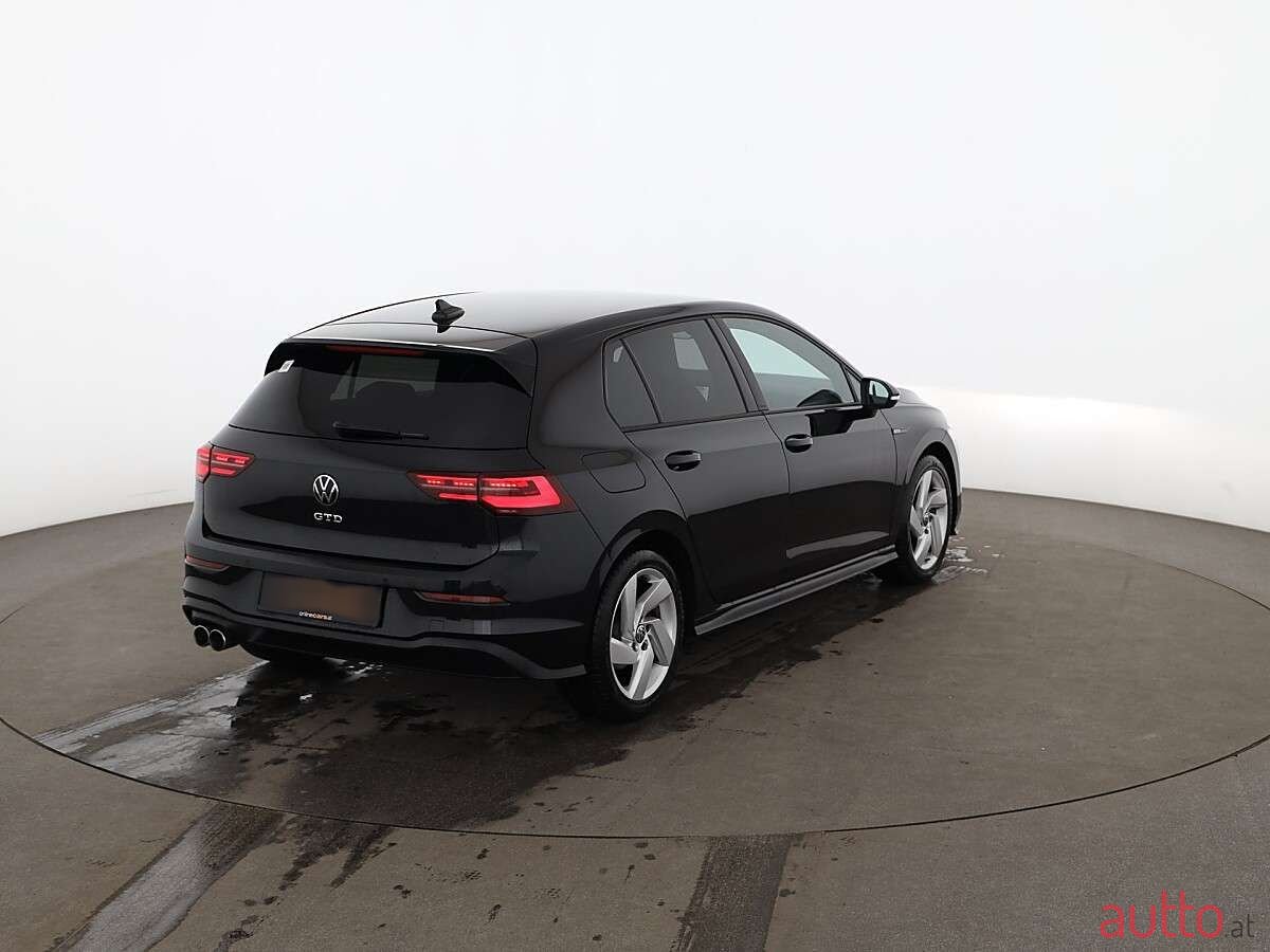 2022' Volkswagen Golf photo #2