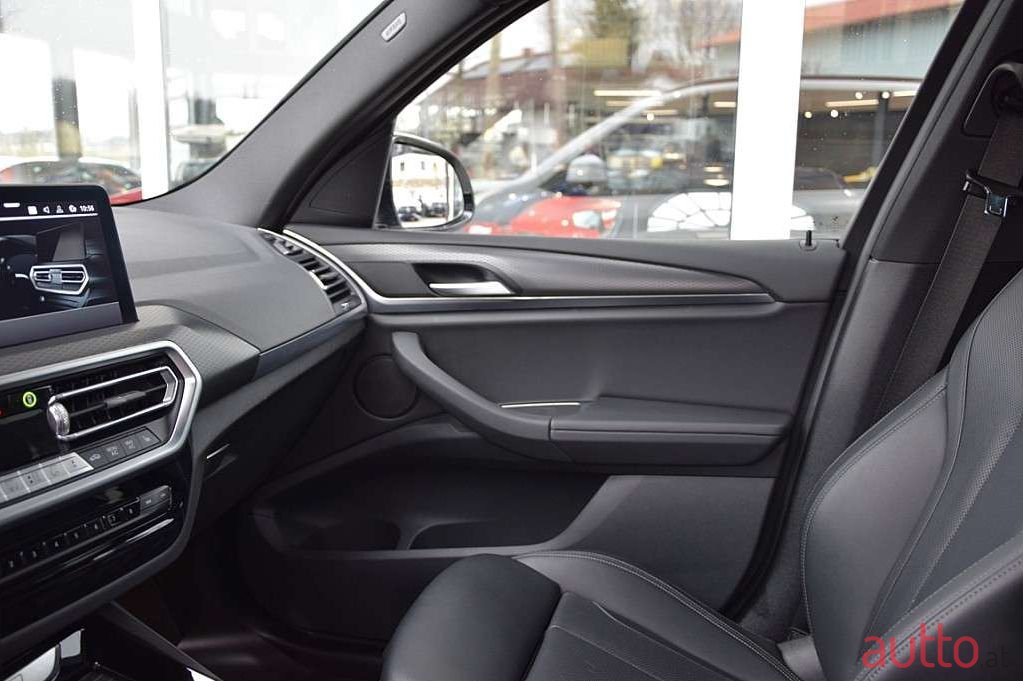 2022' BMW X3 photo #5