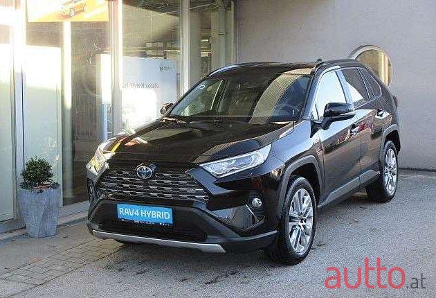 2020' Toyota RAV4 photo #1