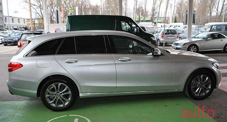 2019' Mercedes-Benz C-Klasse photo #3
