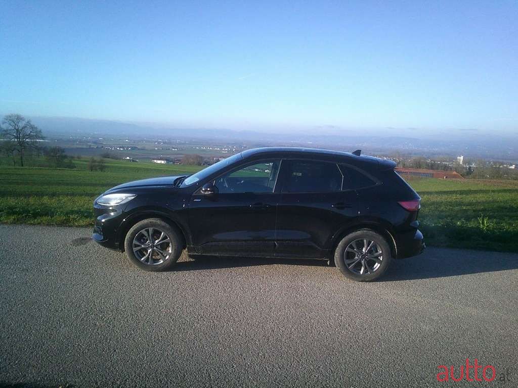 2023' Ford Kuga photo #5